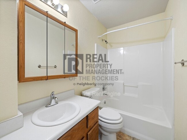 Building Photo - 506 Pebble Beach Ave