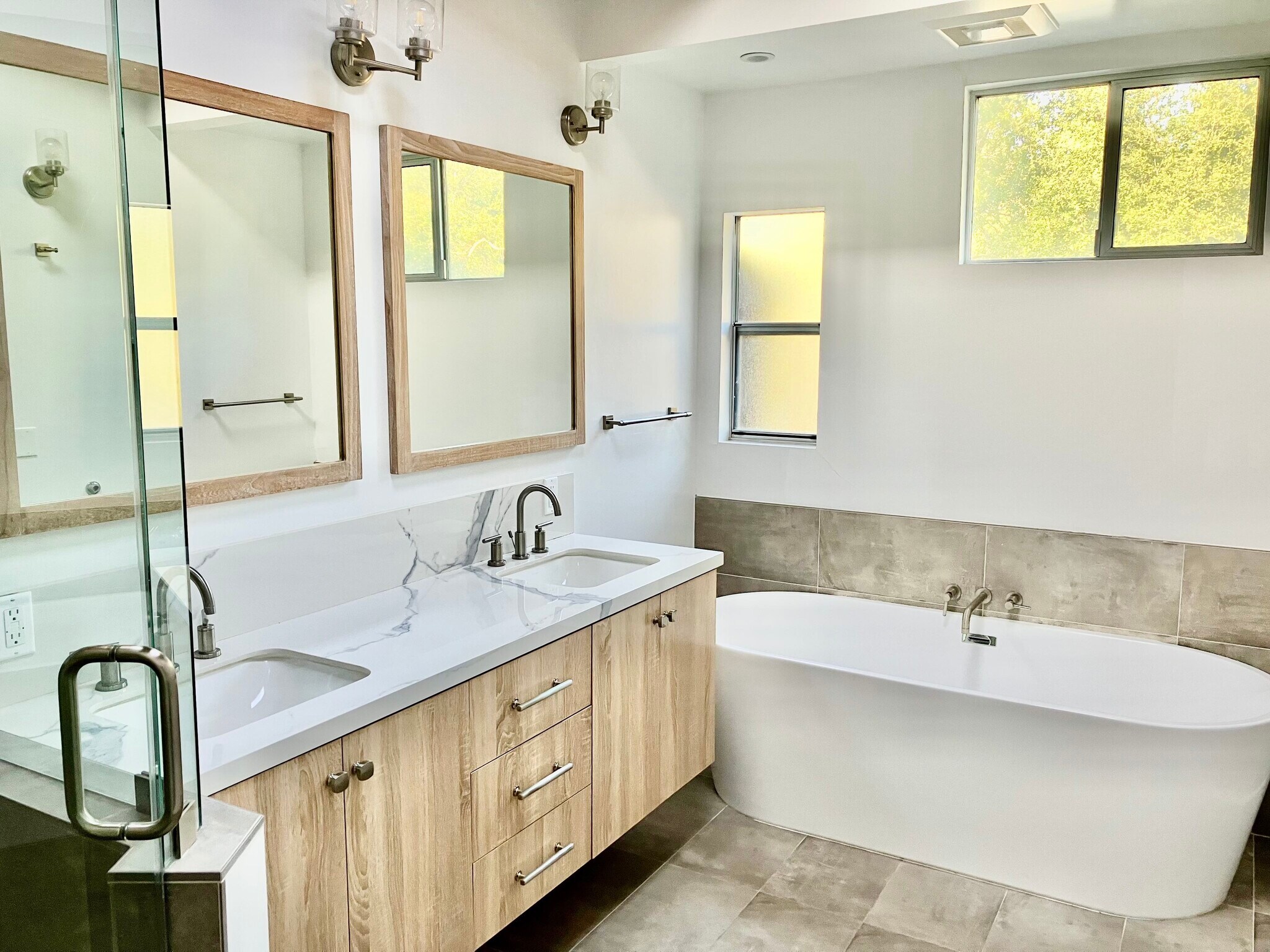 Building Photo - 156 Muerdago Rd