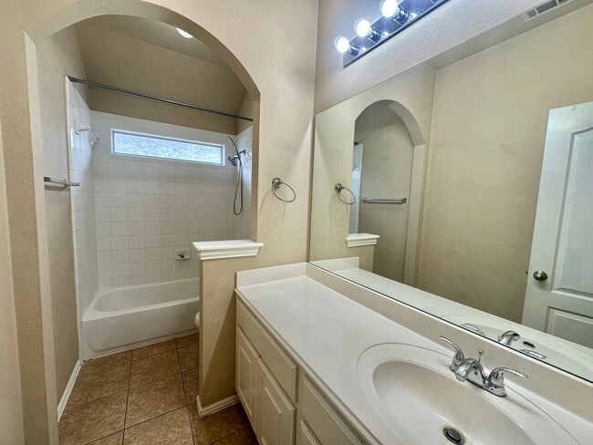 Building Photo - 4 BED 2.5 BATH IN PFLUGERVILLE TX!!! New Management