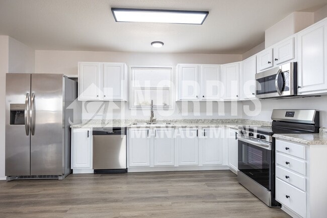 Building Photo - 17727 W Salvatore Ln