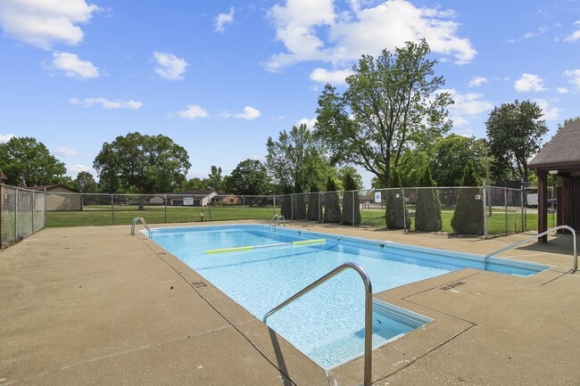 Building Photo - 1202 Dean Dr