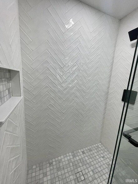 Building Photo - 611 S Eagleson Ave