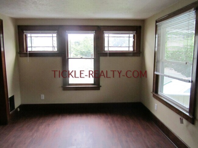 Building Photo - 48 Henrietta St