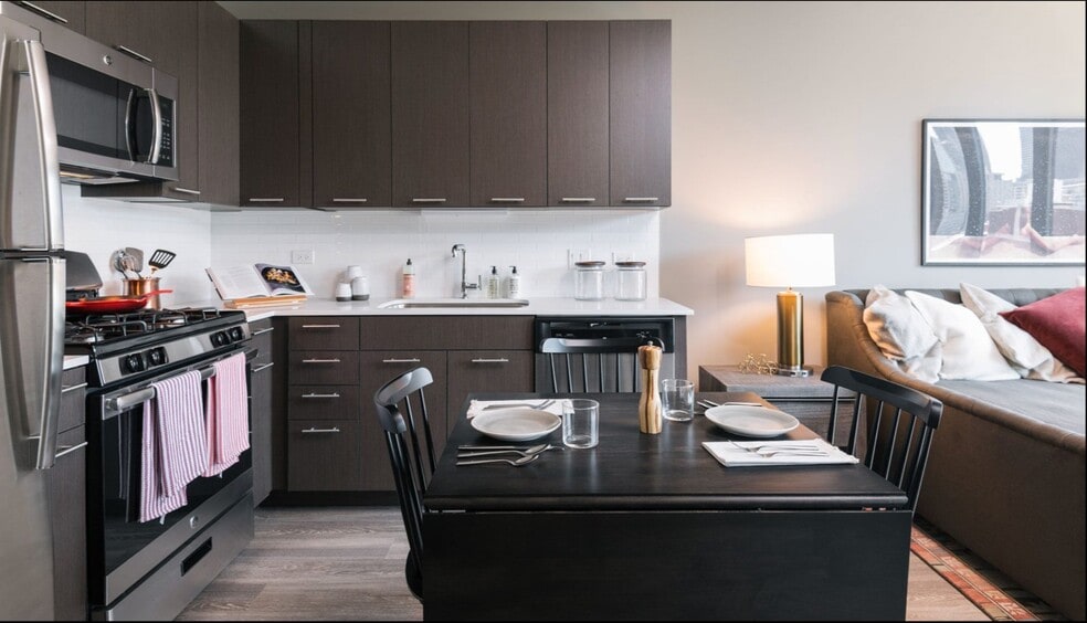 Building Photo - 155 W Erie St