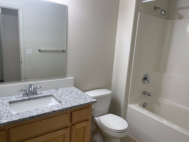 Building Photo - 5255 Mac St SE