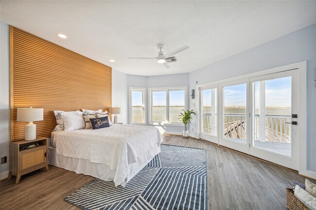Building Photo - 1322 Outrigger St