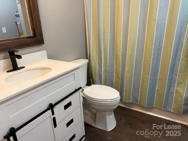 Building Photo - 5597 Wrenn Dr