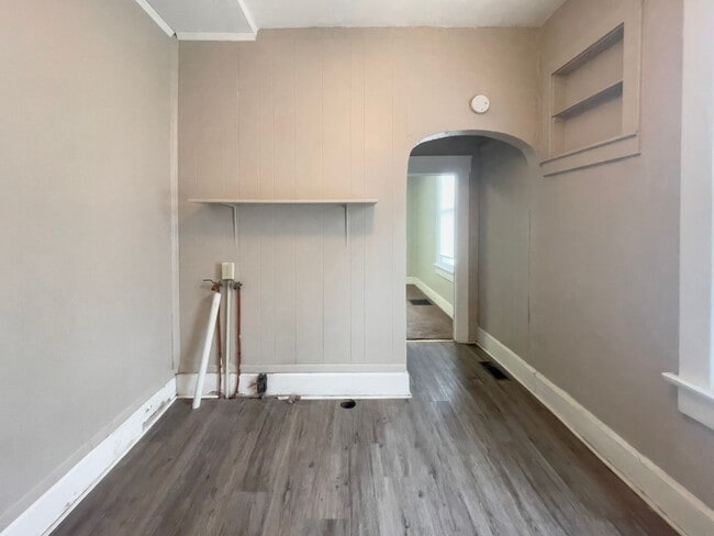 Building Photo - 1719 1/2-1719 1/2 W Adams St