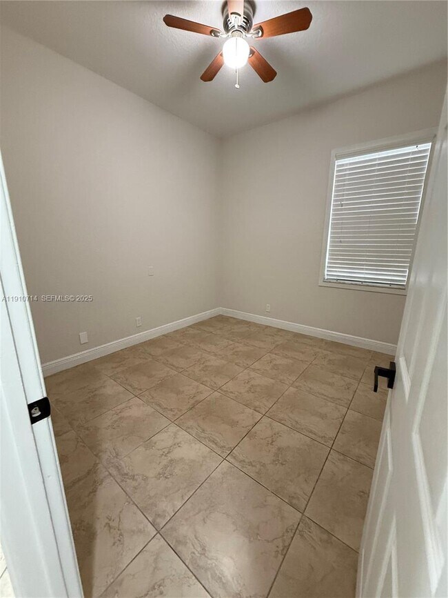 Building Photo - 1007 Nandina Dr