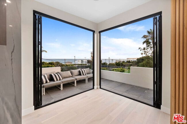 Building Photo - 27187 Sea Vista Dr