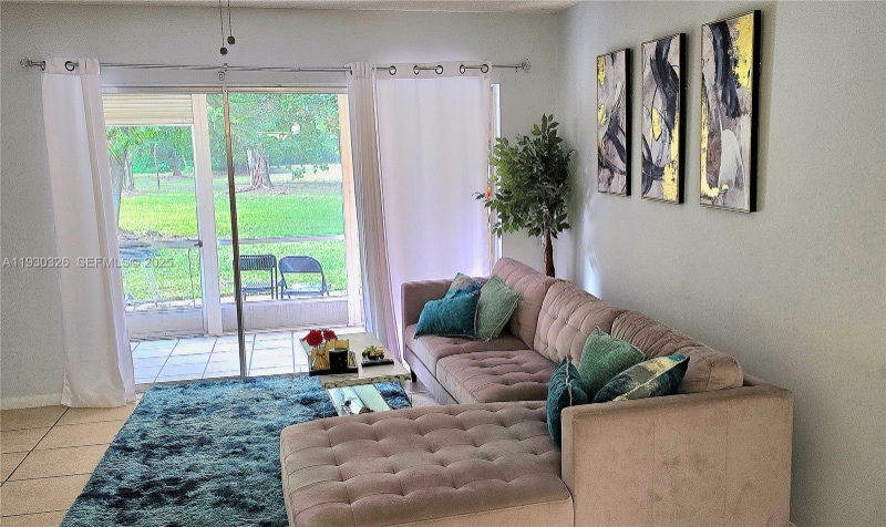 Building Photo - 1910 Palmland Dr