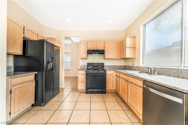 Building Photo - 120 McLaren St