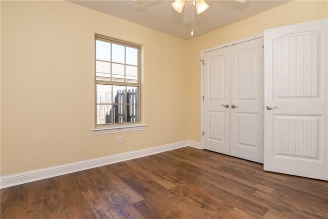 Building Photo - 2804 S C St