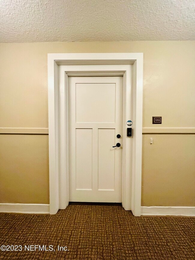 Building Photo - 2525 College St