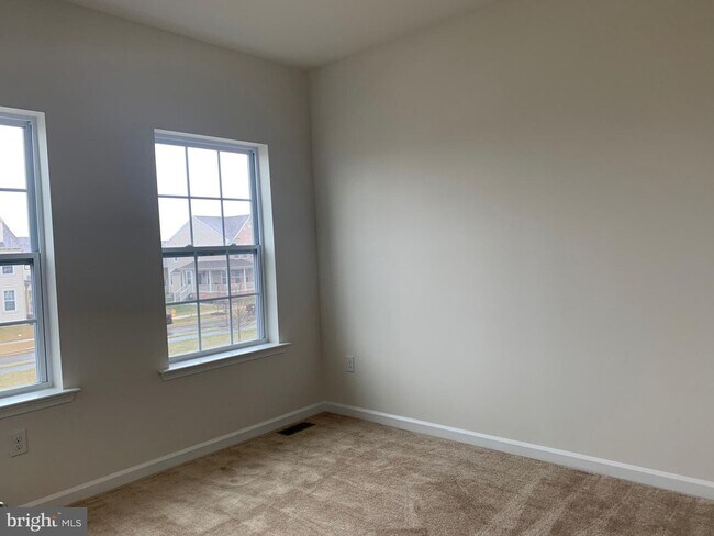 Building Photo - 258 N Bayberry Pkwy