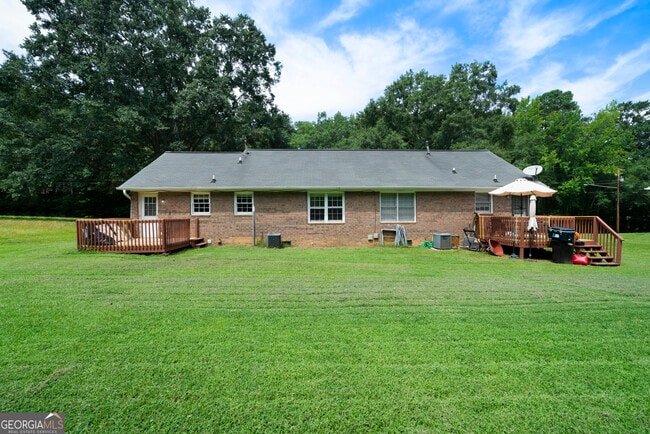 Building Photo - 256 Powder Springs St