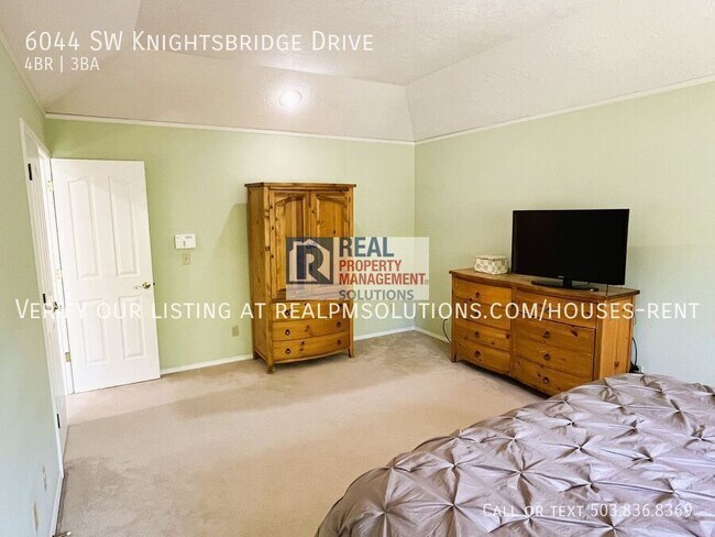 Building Photo - 6044 SW Knightsbridge Dr