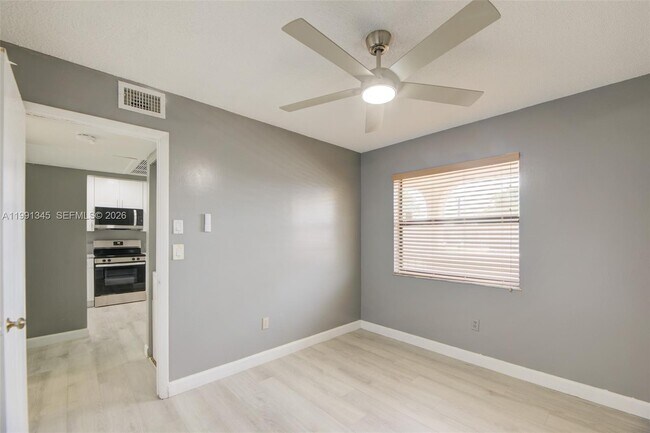 Building Photo - 851 NE 209th Terrace