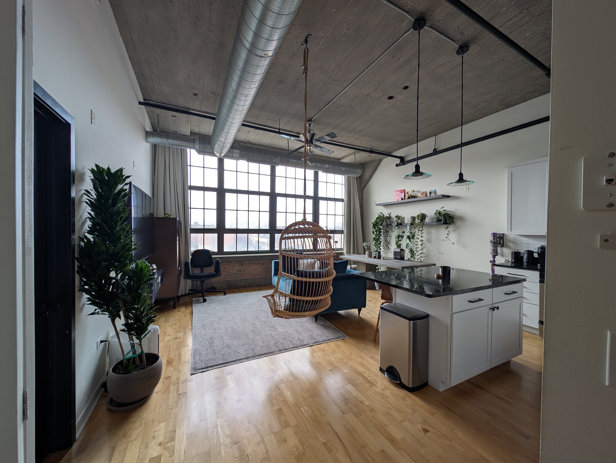 Building Photo - 3963 W Belmont Ave