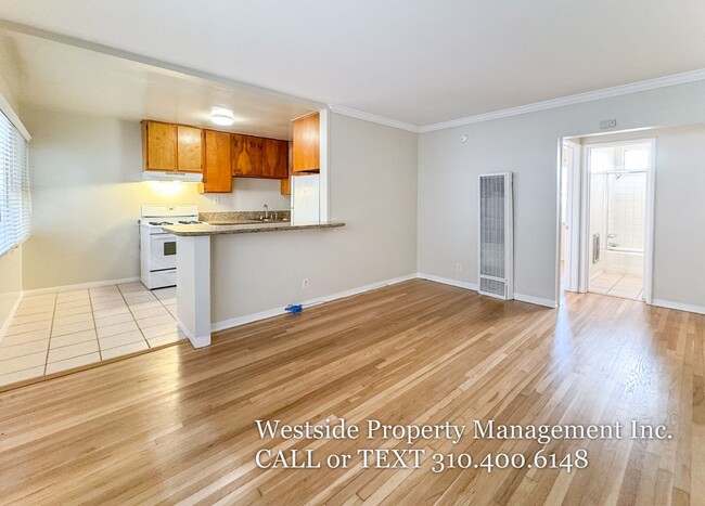 Primary Photo - Prime Venice Location | Downstairs 1+1