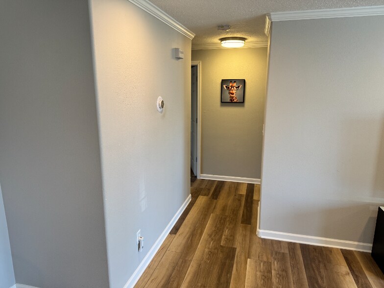 Building Photo - 6246 SE Wicker Ct