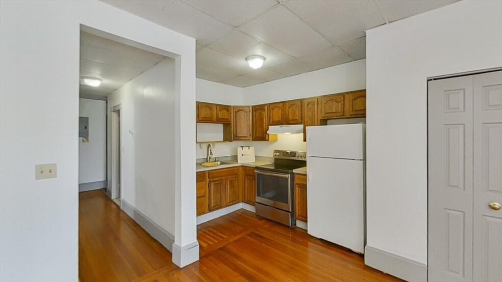 Building Photo - 1536 Tremont St
