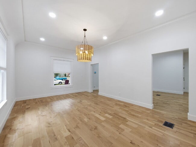 Building Photo - "Elegant 4-Bedroom 2.5-Bath Victorian Charm Meets Modern Luxury!"