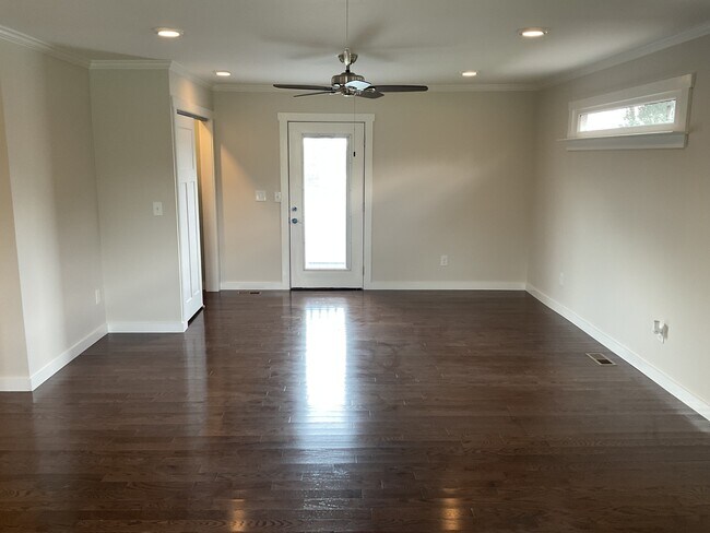 Building Photo - 1227 Hazelwood Rd