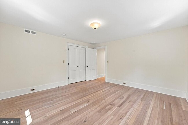 Building Photo - 5519 Hopewell Rd