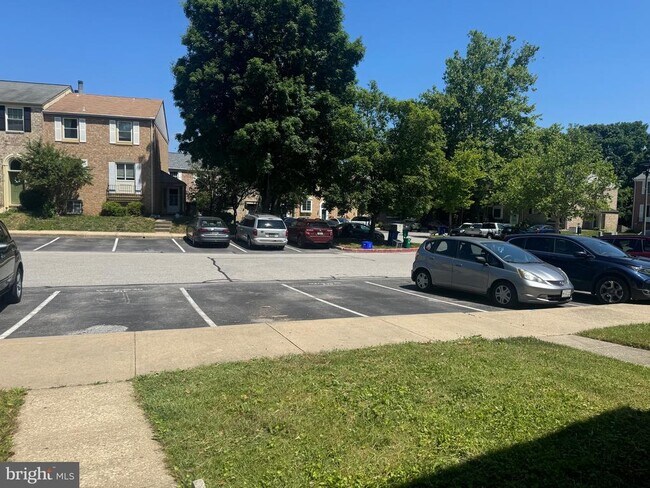 Building Photo - 9728 Summer Park Ct