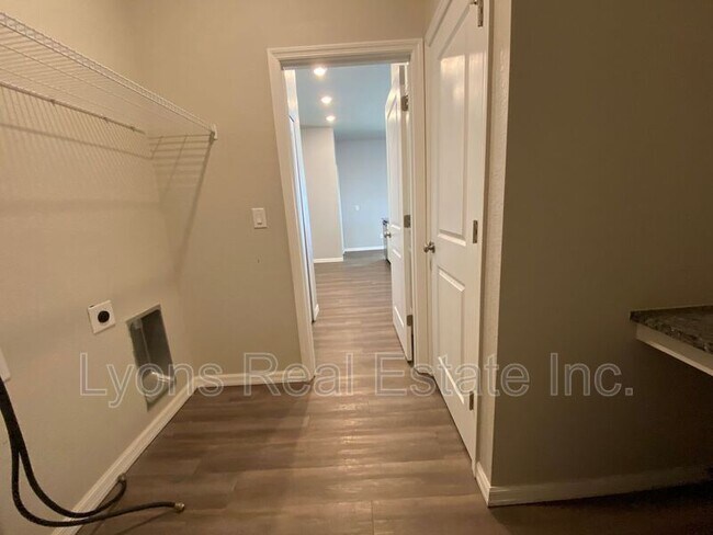 Building Photo - 2497 Cortland Ave