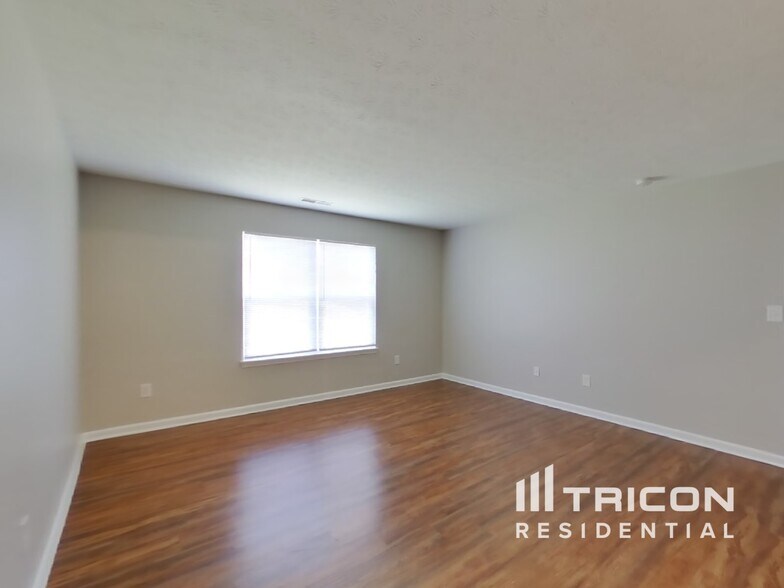 Building Photo - 8170 Dartmoth Ln