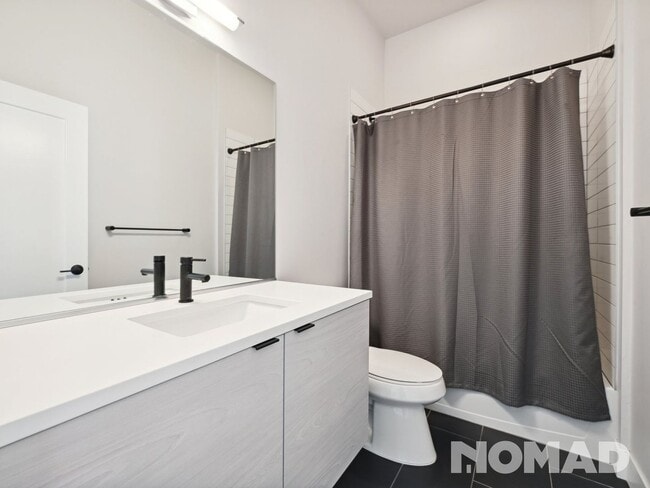 Building Photo - 3039 W 19th Ave