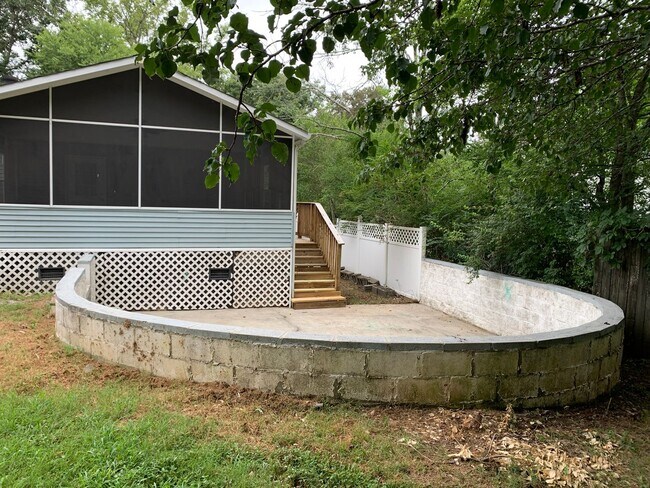 Building Photo - Mount Juliet three bedroom two bath in the...