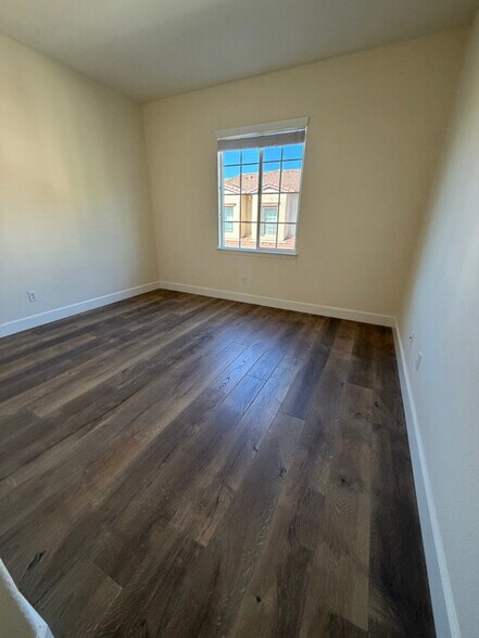 Building Photo - 2390 Brookwood Ave