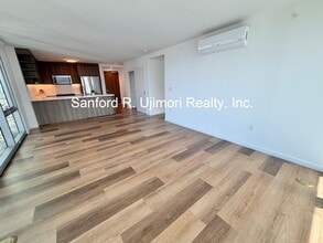 Building Photo - lion4301