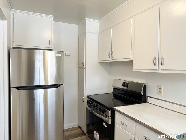 Building Photo - 52 Arnold Way