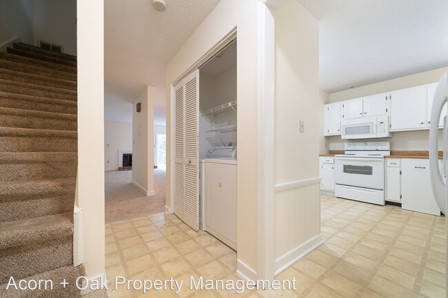 Building Photo - 3 br, 2.5 bath House - 15 Willow Bridge Dr