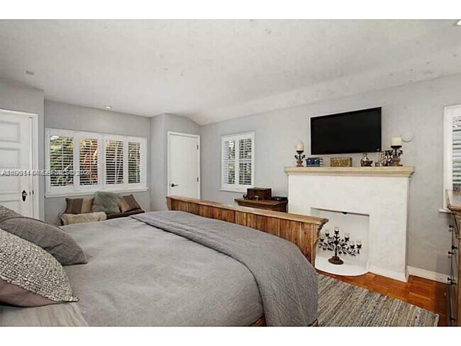 Building Photo - 5621 Alton Rd