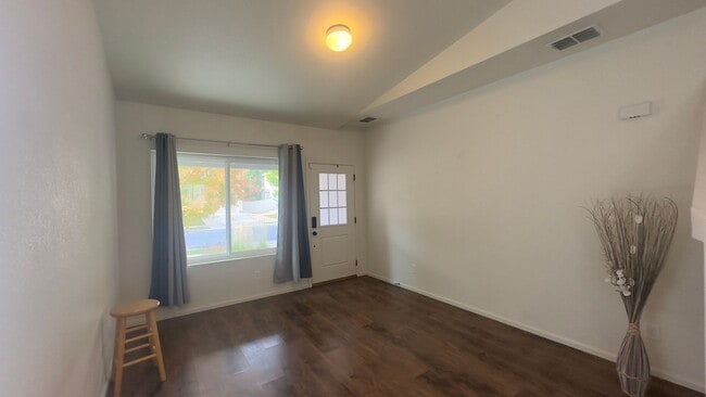 Building Photo - Great House in Thompson River Crossing
