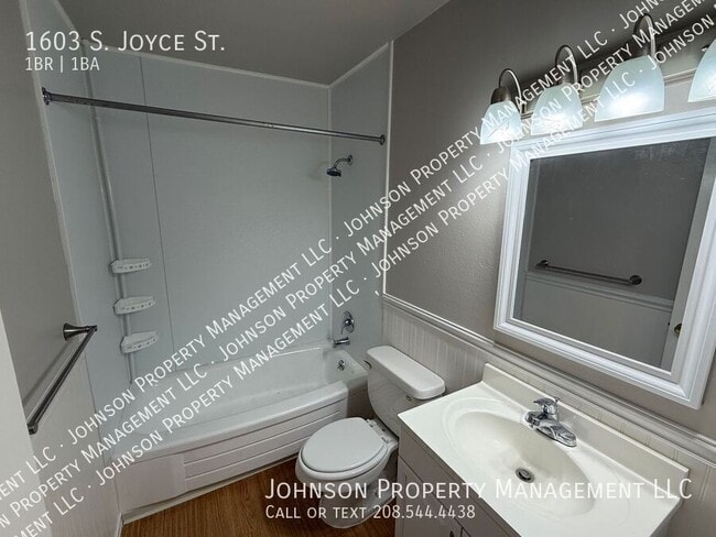 Building Photo - 1603 S Joyce St