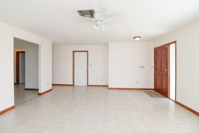 Building Photo - ** 2/2 HOME IN NAPLES PARK UNFURNISHED ** ...