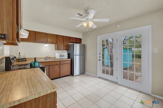 Building Photo - 807 Sturgeon Dr