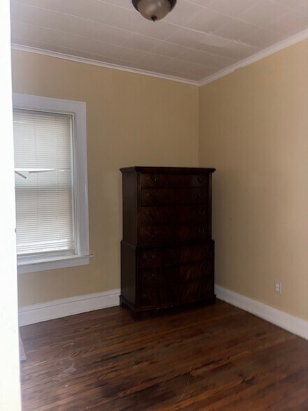 Building Photo - 9714 S Ave J