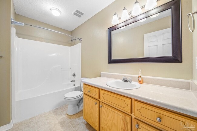 Building Photo - 5899 Gillum Rd