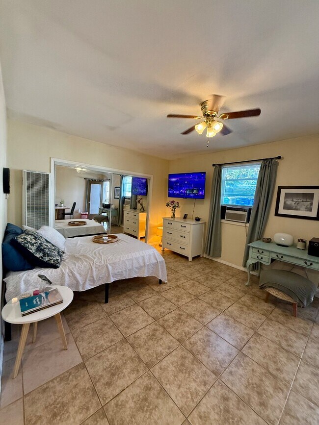 Building Photo - 7102 Mohawk St