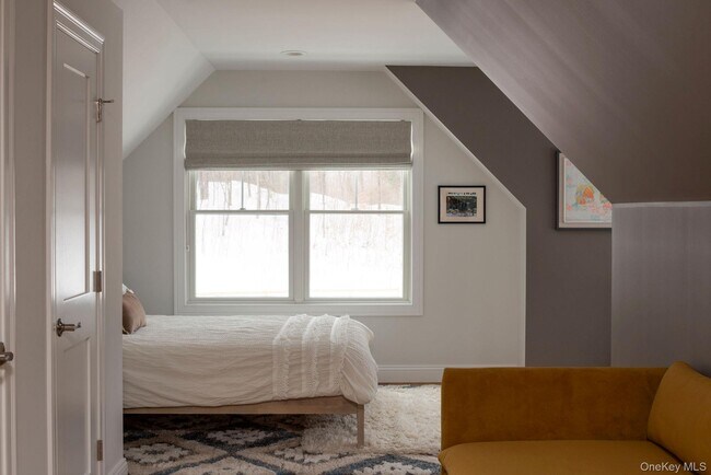 Building Photo - 46 Will Tremper Dr