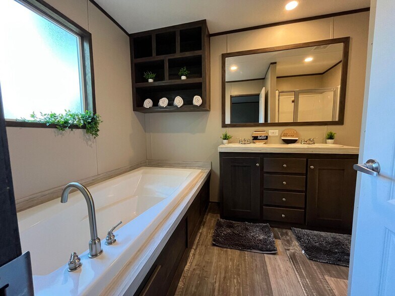 Building Photo - 111 Peggy St