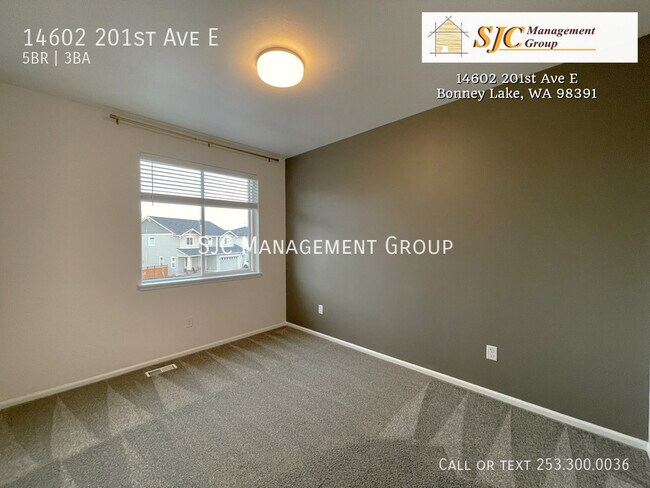 Building Photo - 14602 201st Ave E