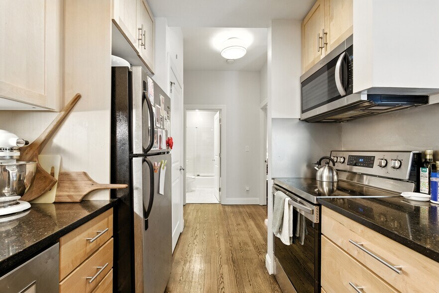 Building Photo - 30 E Concord St